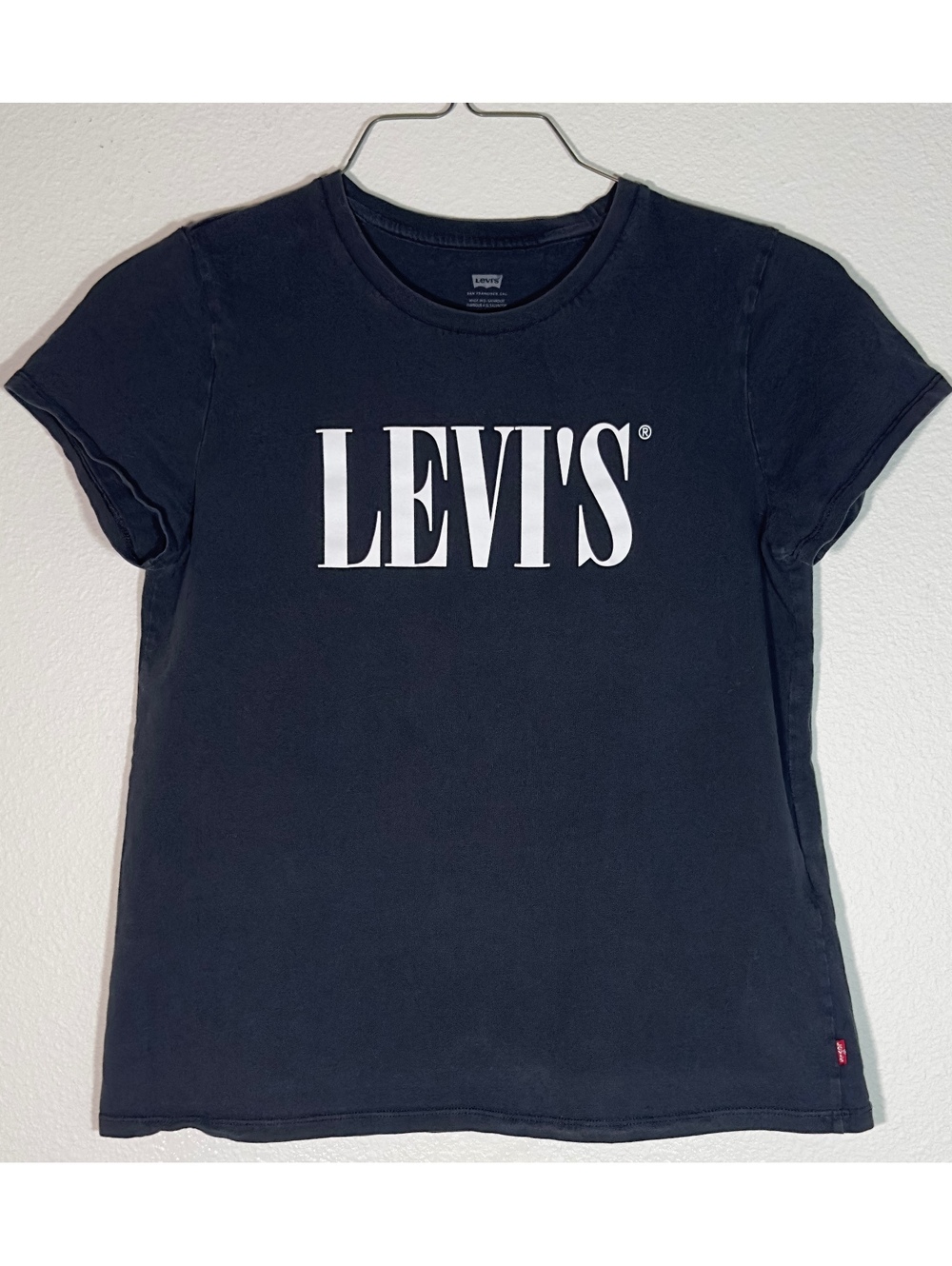 Levi’s Women’s Large Black Spellout Logo Graphic T\-Shirt Short Sleeve Tee